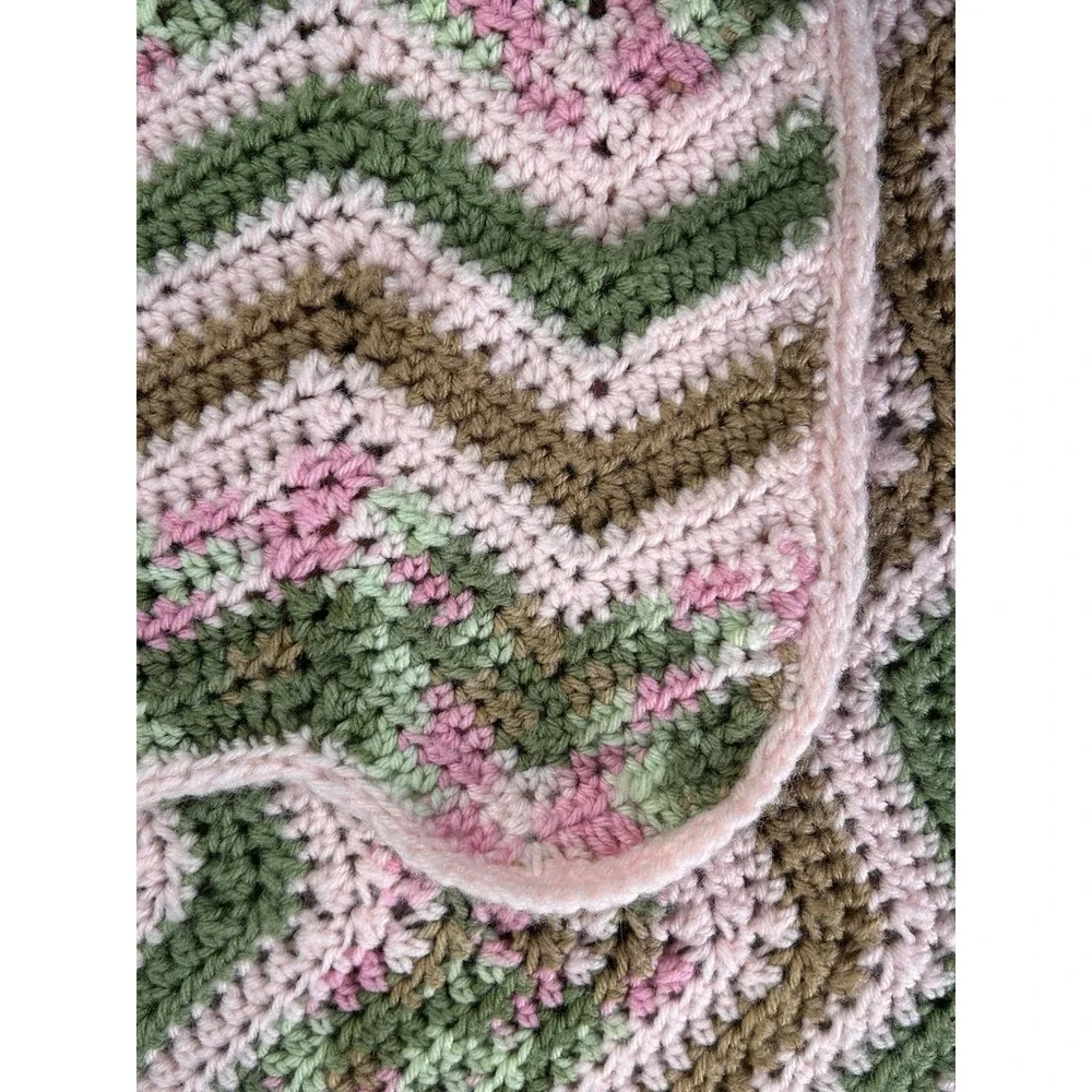 Handmade‎ Crochet Baby Blanket Chevron Pattern Pink and Green 45.5